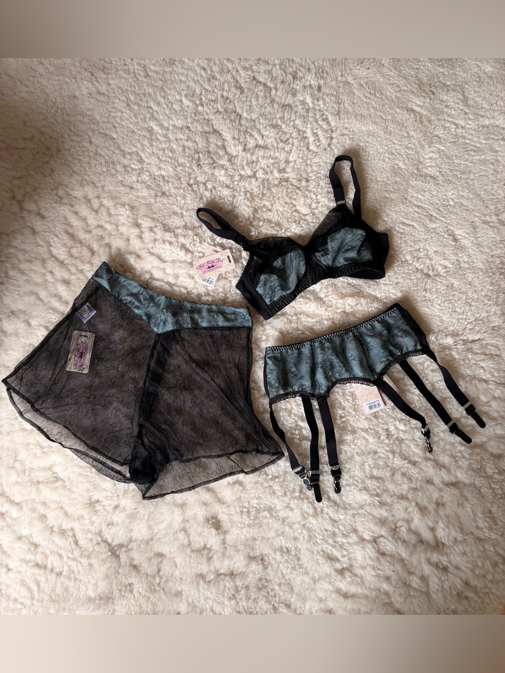 What Katie Did Black Lace & Aqua Bra, Garter Belt & Shorts Lingerie 34DD/US8 NWT